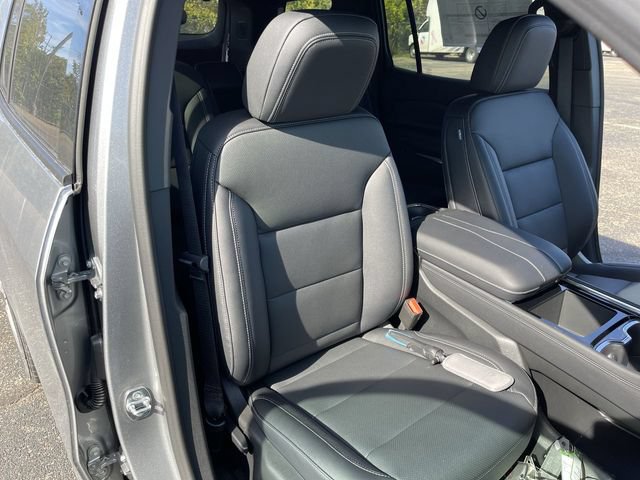 New 2026 Chevrolet Traverse LT w/ Driver Confidence Package AWD/4WD image 24