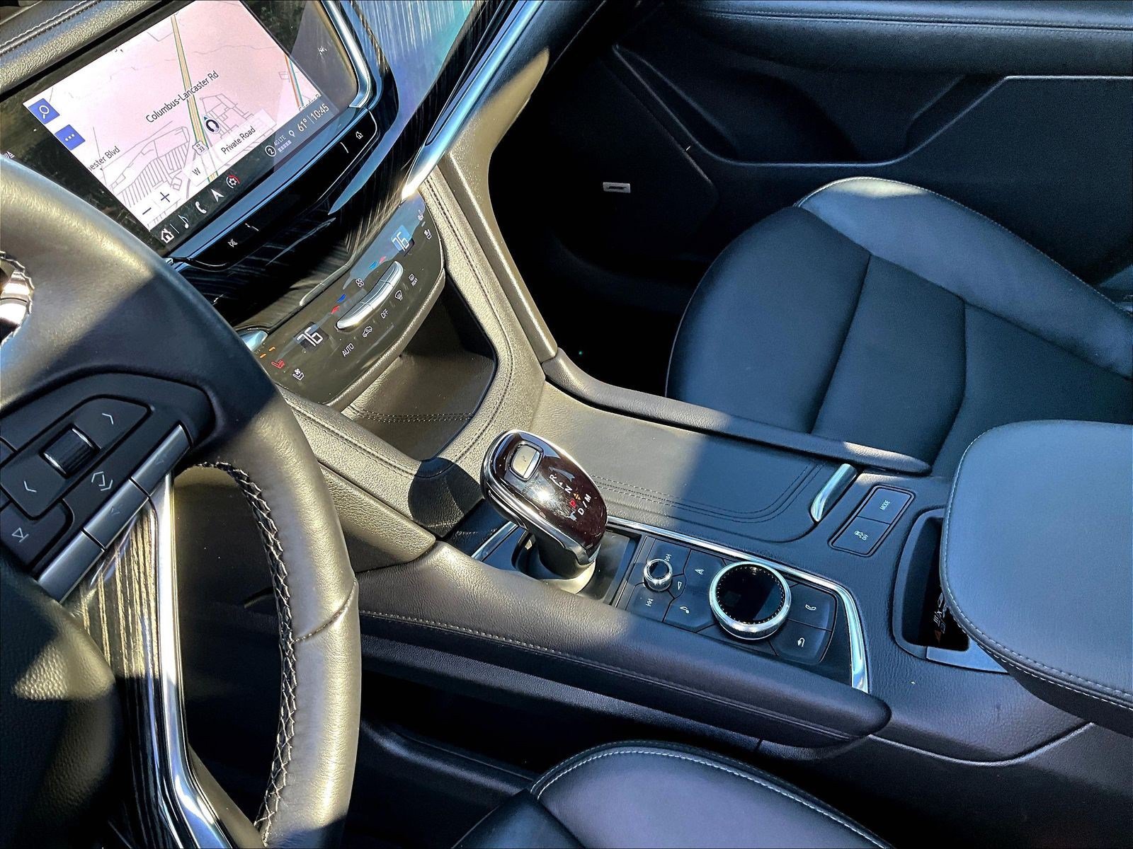 Used 2025 Cadillac XT6 Premium Luxury w/ LPO, Floor Liner Package AWD/4WD image 17