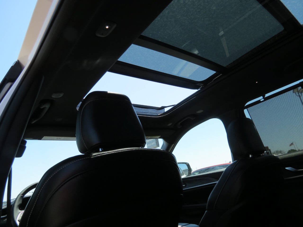 Used 2024 Jeep Grand Cherokee L Limited w/ Luxury Tech Group II AWD/4WD image 16