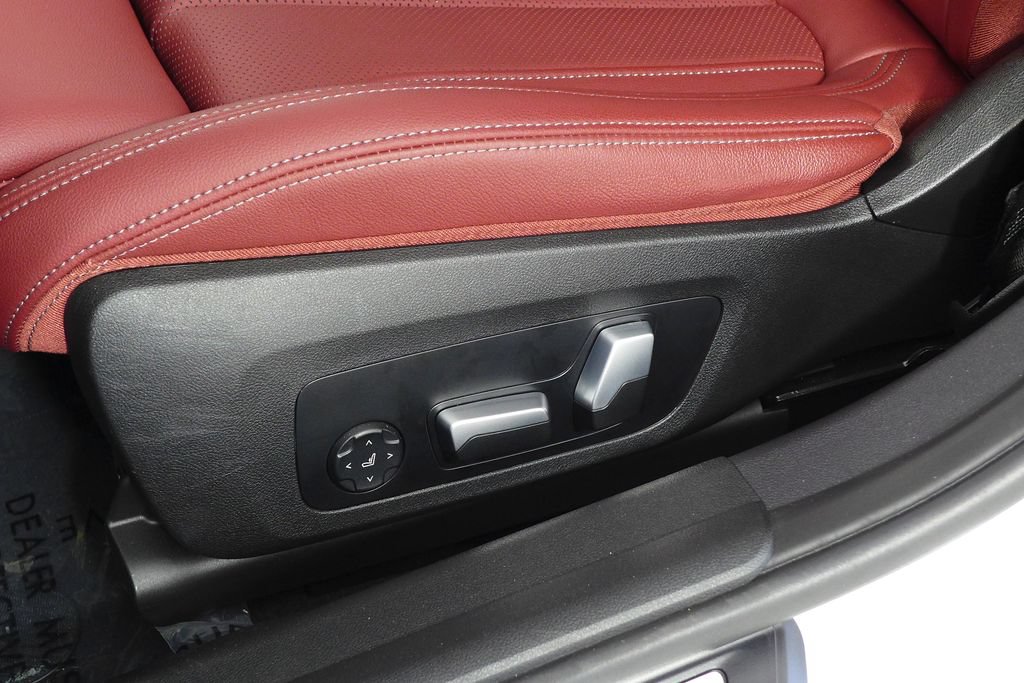 Used 2024 BMW 330e w/ Convenience Package RWD image 23