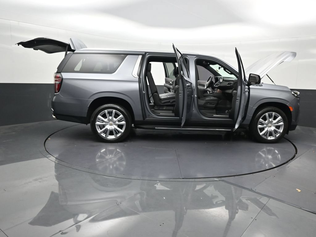 Used 2021 Chevrolet Suburban High Country AWD/4WD image 34