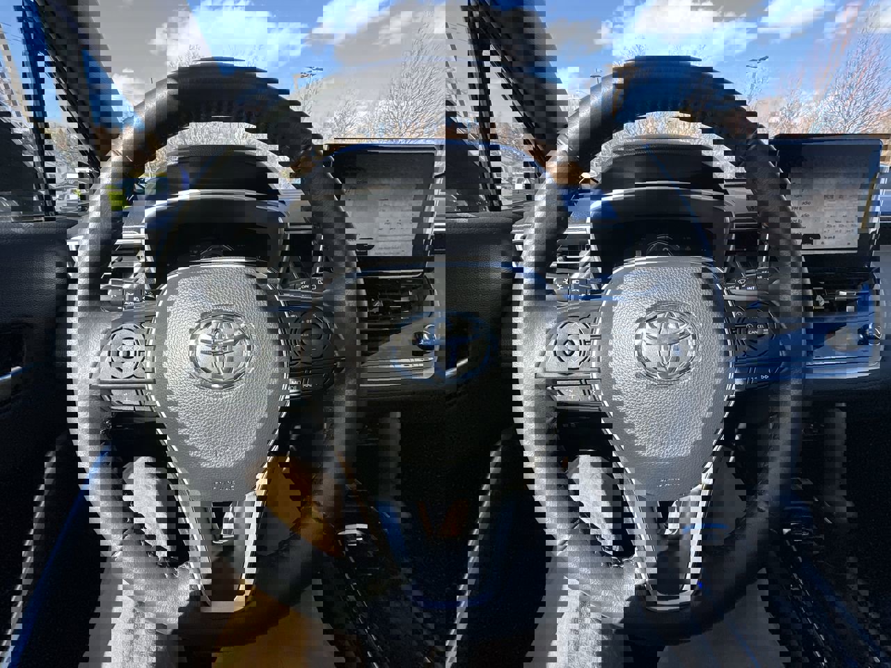 Used 2023 Toyota Corolla Cross XSE w/ Convenience Package image 15