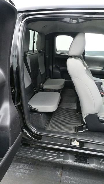 Used 2018 Toyota Tacoma SR5 image 12