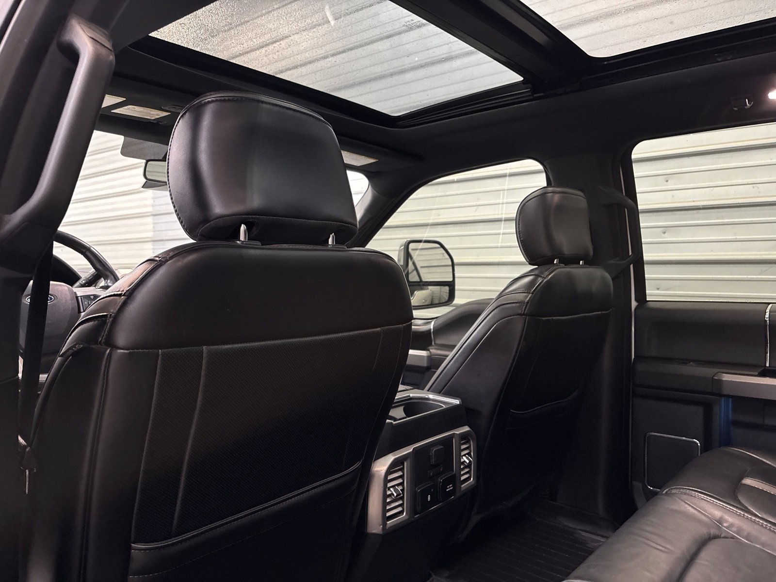 Used 2018 Ford F350 Platinum w/ Platinum Ultimate Package image 26