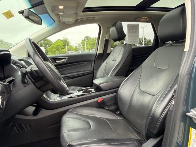 Used 2016 Ford Edge Titanium w/ Equipment Group 301A AWD/4WD image 28