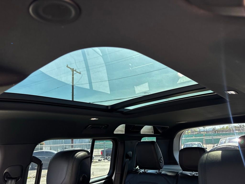 Used 2023 Land Rover Defender 110 V8 image 18