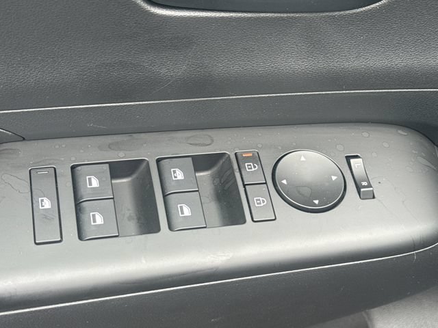 Used 2026 Hyundai Kona SE FWD image 11