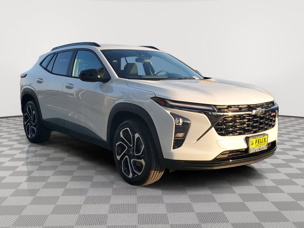 New 2026 Chevrolet Trax RS w/ Driver Confidence Package image 2