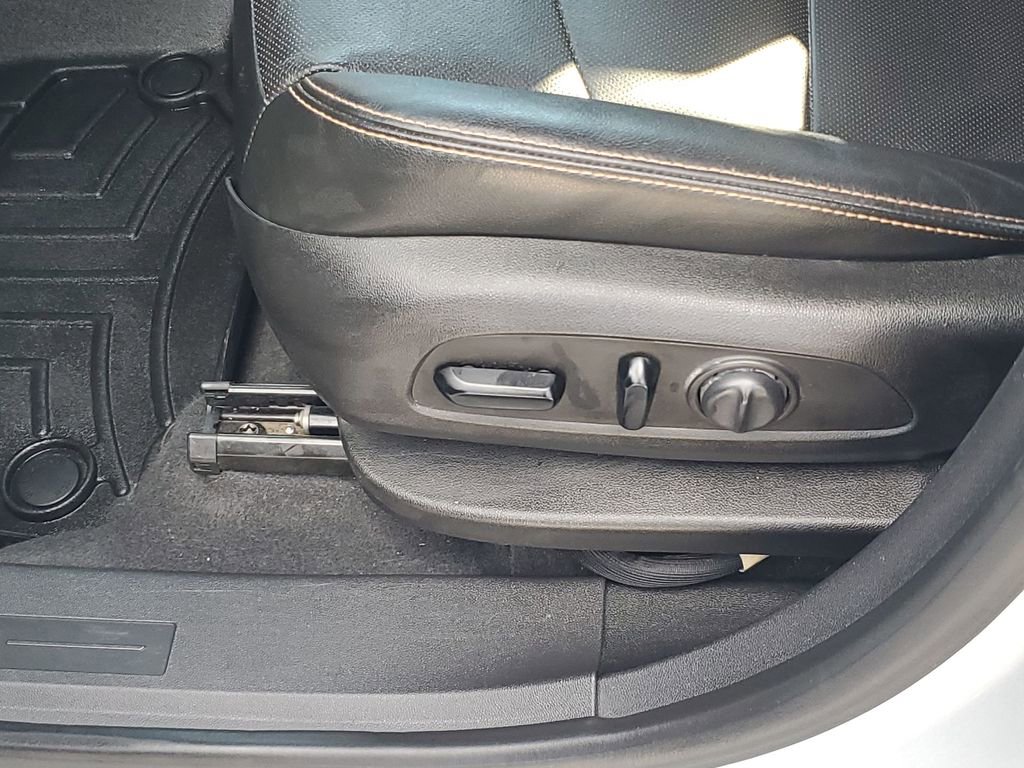 Used 2019 GMC Terrain SLT image 29