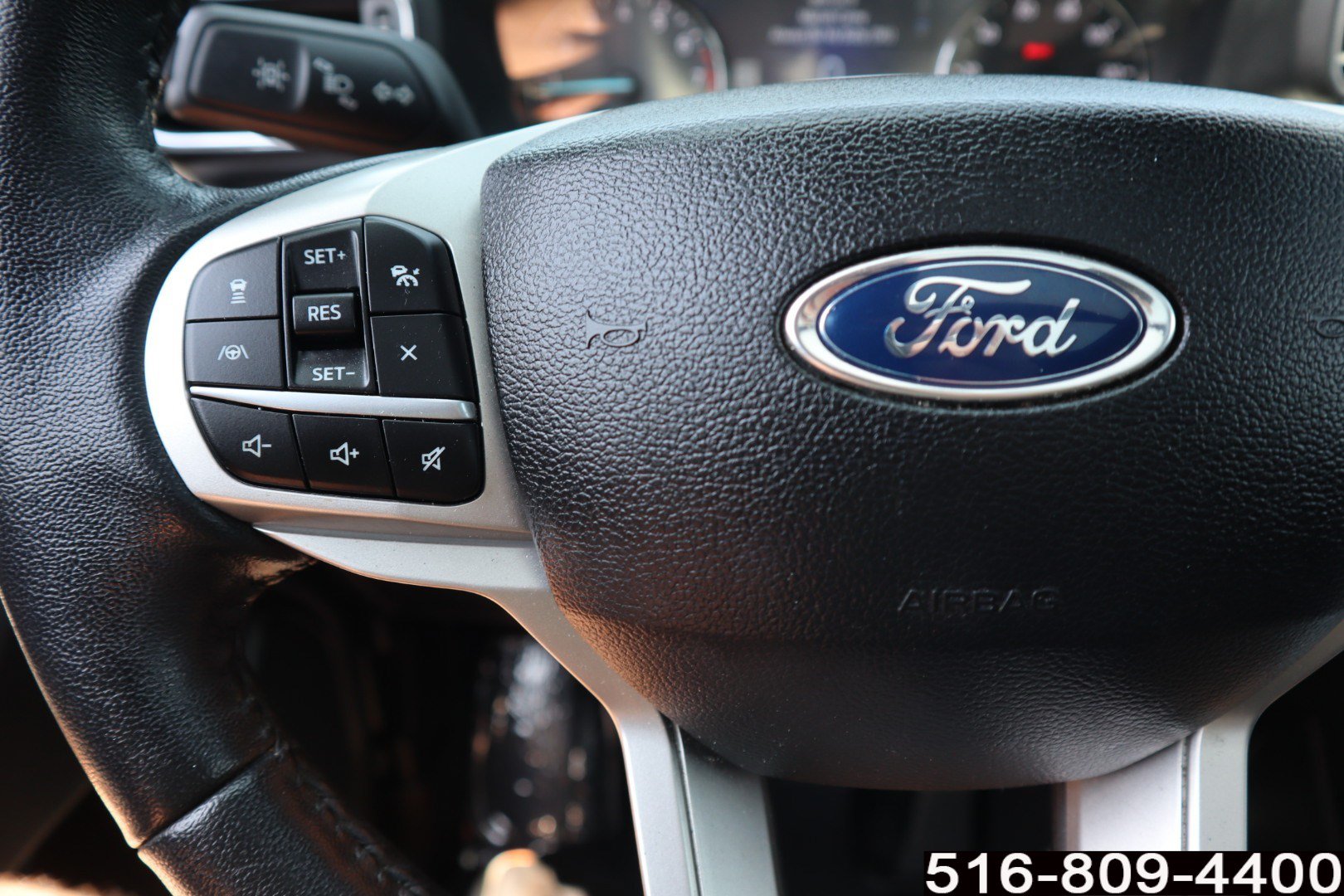 Used 2022 Ford Explorer XLT w/ Equipment Group 202A AWD/4WD image 21