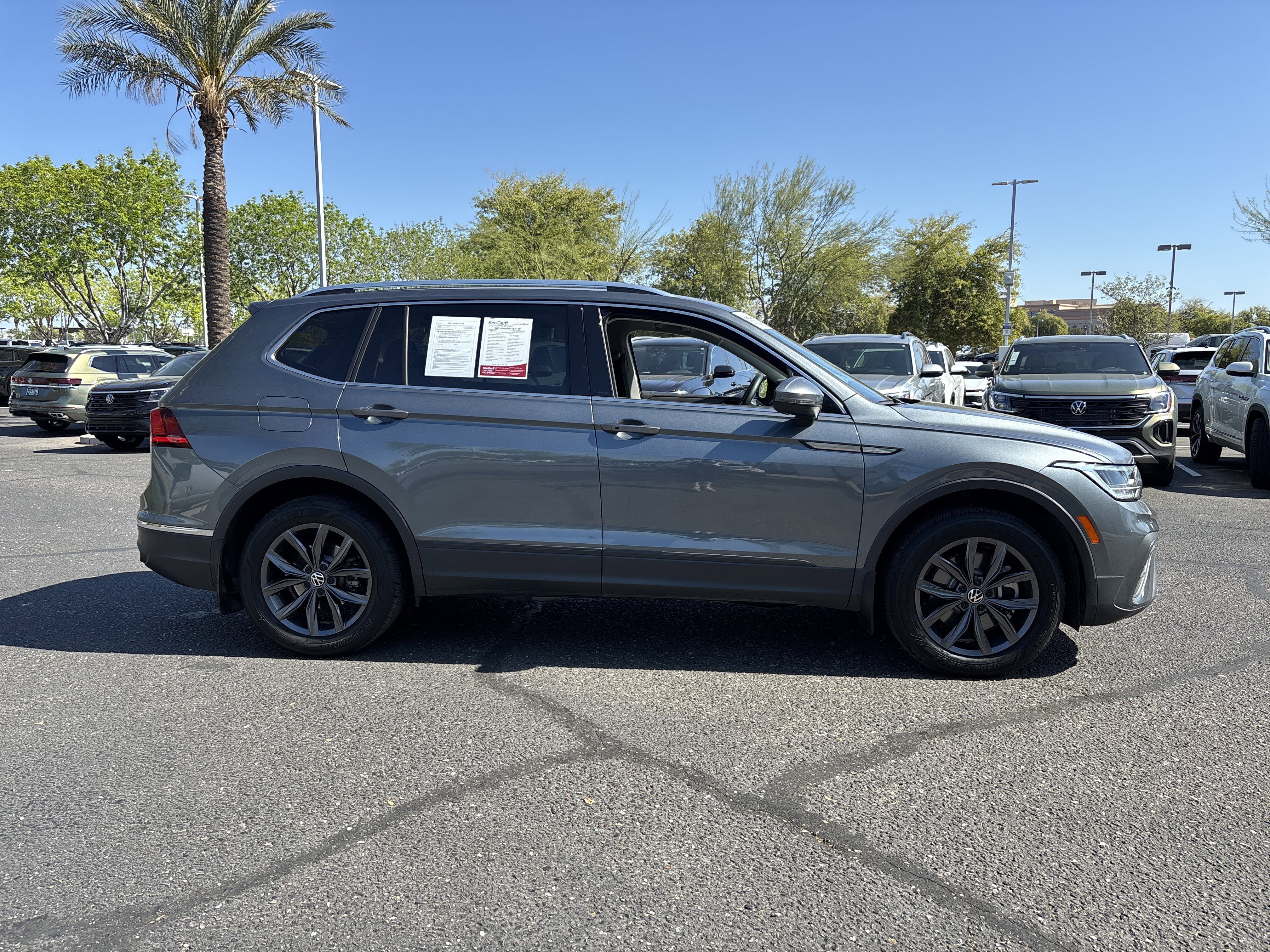 Certified 2023 Volkswagen Tiguan SE FWD image 5