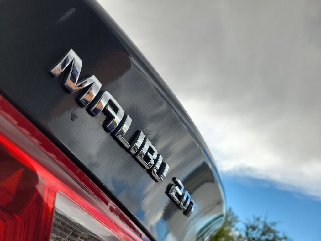 Used 2017 Chevrolet Malibu Premier w/ Premier Sun and Wheel Package FWD image 17