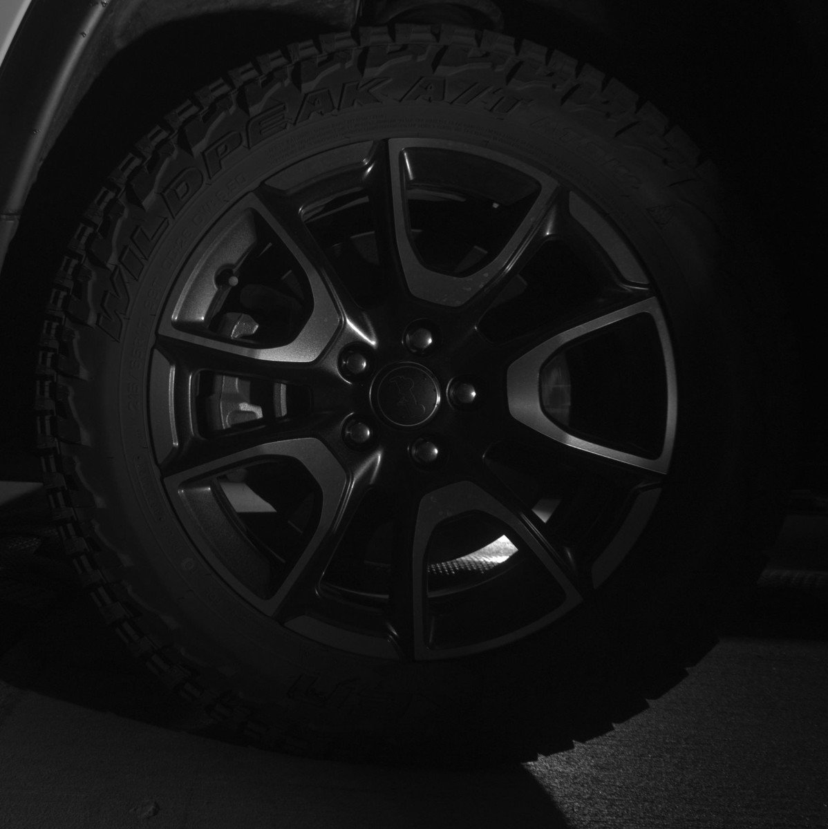 Used 2025 Jeep Compass Trailhawk image 12