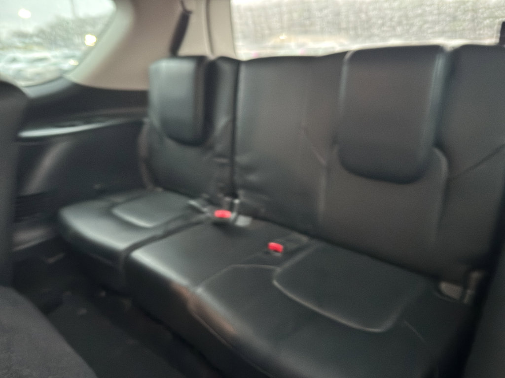 Used 2023 Nissan Armada SL image 6