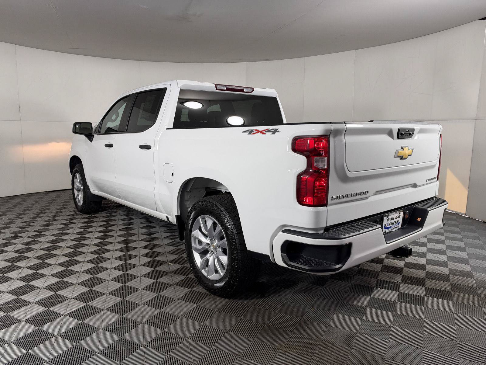 Used 2022 Chevrolet Silverado 1500 Custom AWD/4WD image 11