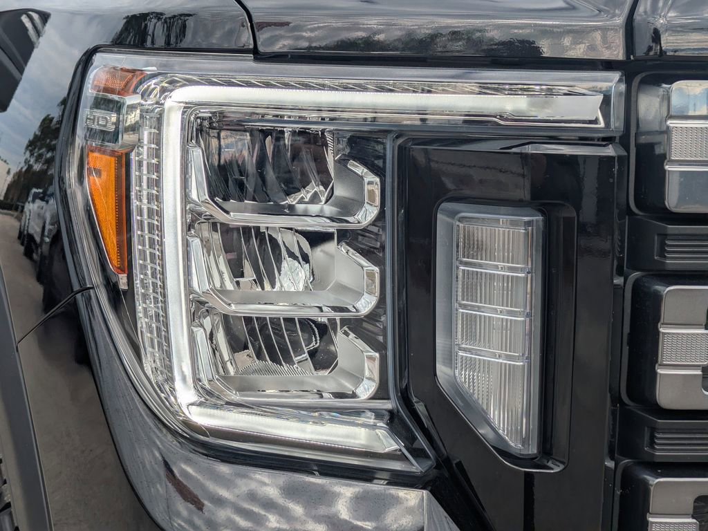 Used 2023 GMC Sierra 3500 AT4 w/ Gooseneck/5TH Wheel Package image 9