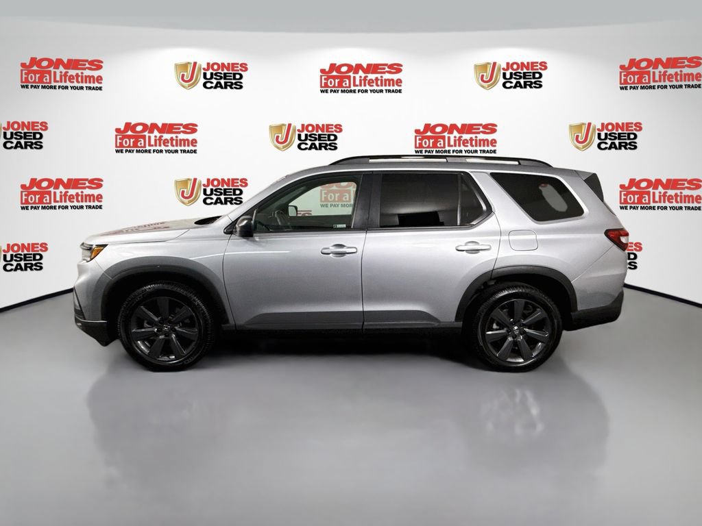 Used 2023 Honda Pilot Sport image 12