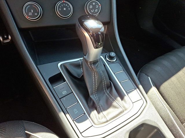 Certified 2024 Volkswagen Jetta Sport image 18