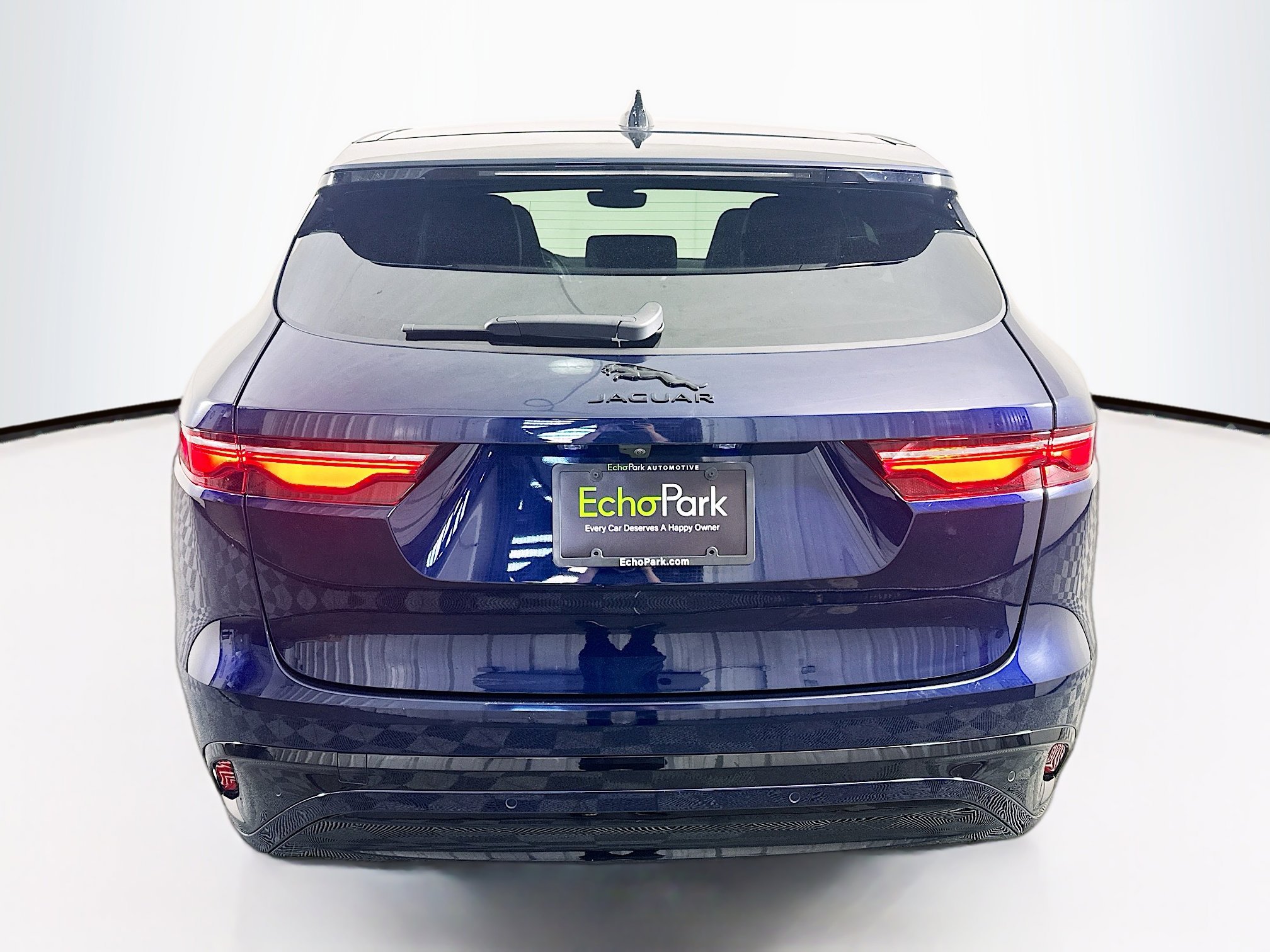 Used 2025 Jaguar F-PACE R-Dynamic S image 7