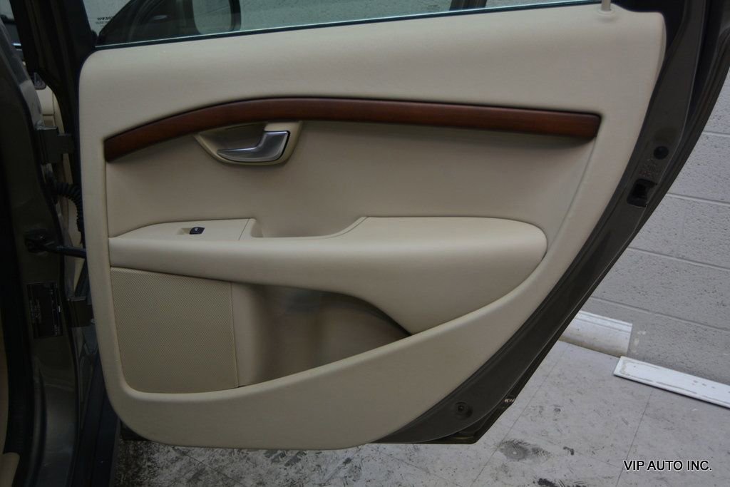 Used 2010 Volvo XC70 3.2 image 10
