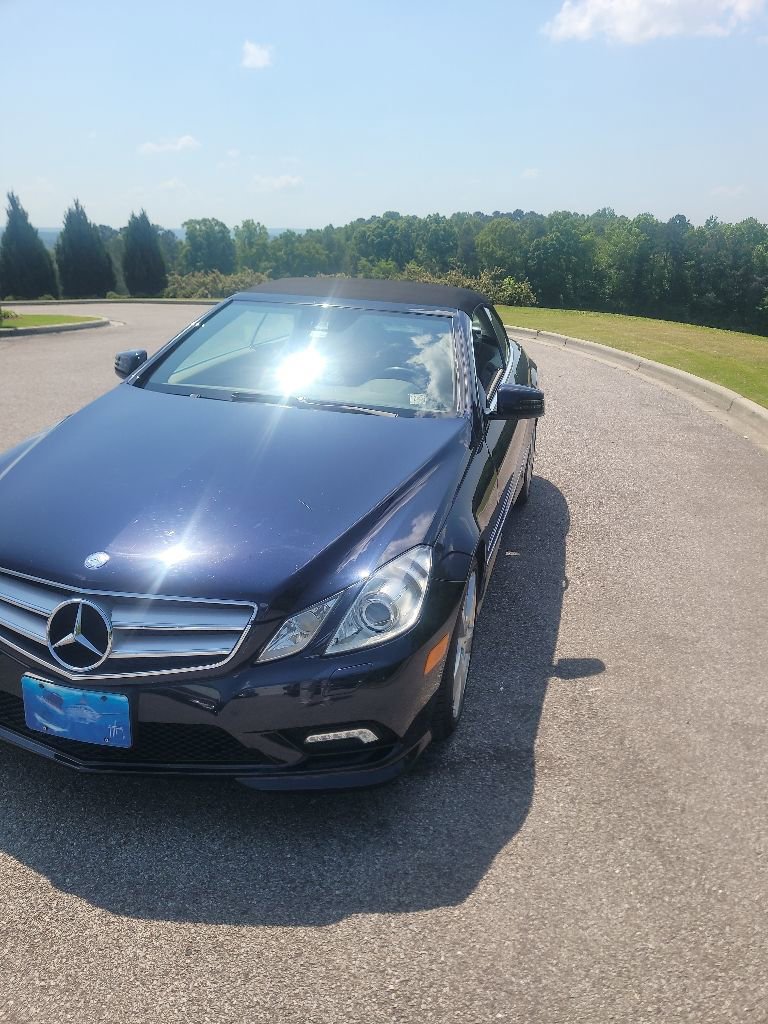 Used 2011 Mercedes-Benz E 550 Cabriolet image 2