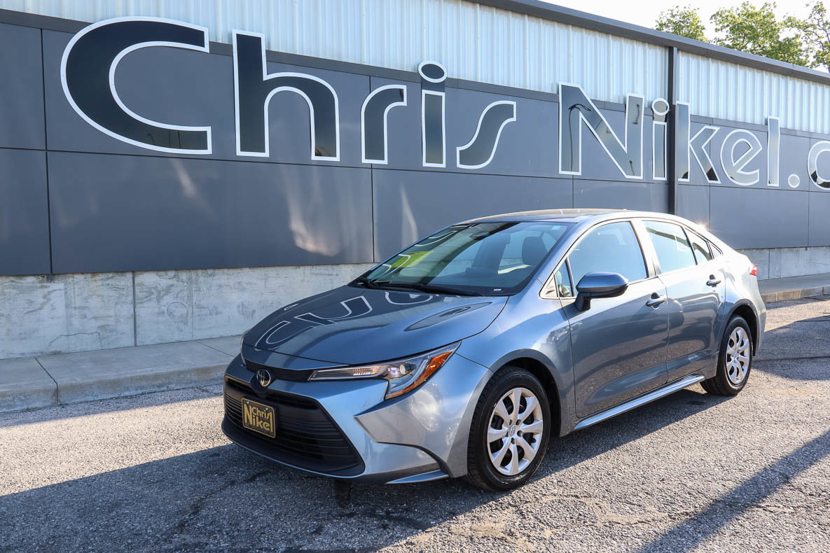 Used 2024 Toyota Corolla LE FWD image 1