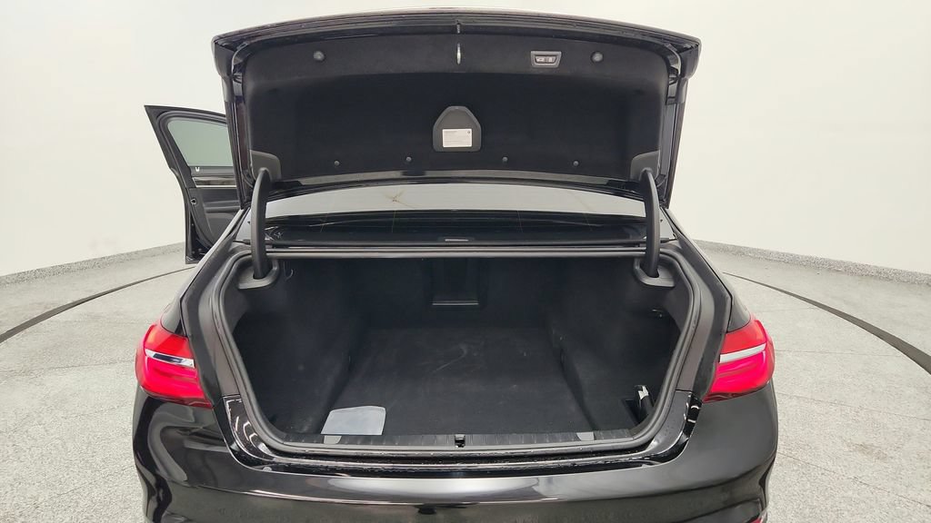 Used 2018 BMW 750i xDrive AWD/4WD image 17