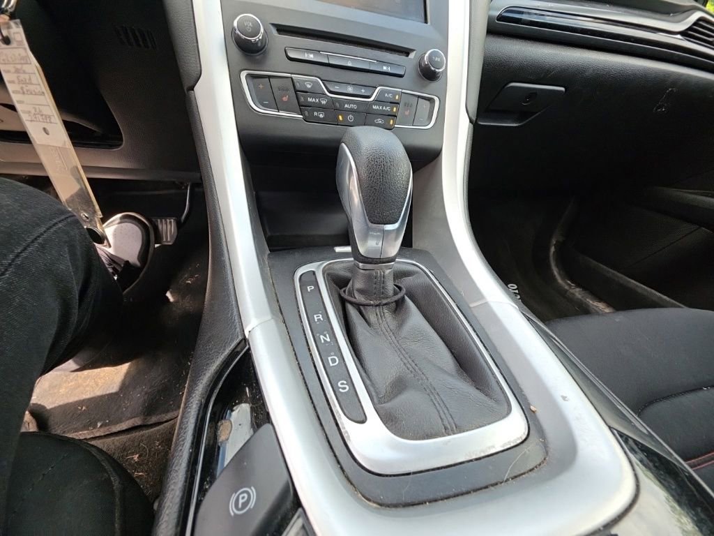 Used 2016 Ford Fusion SE AWD/4WD image 18