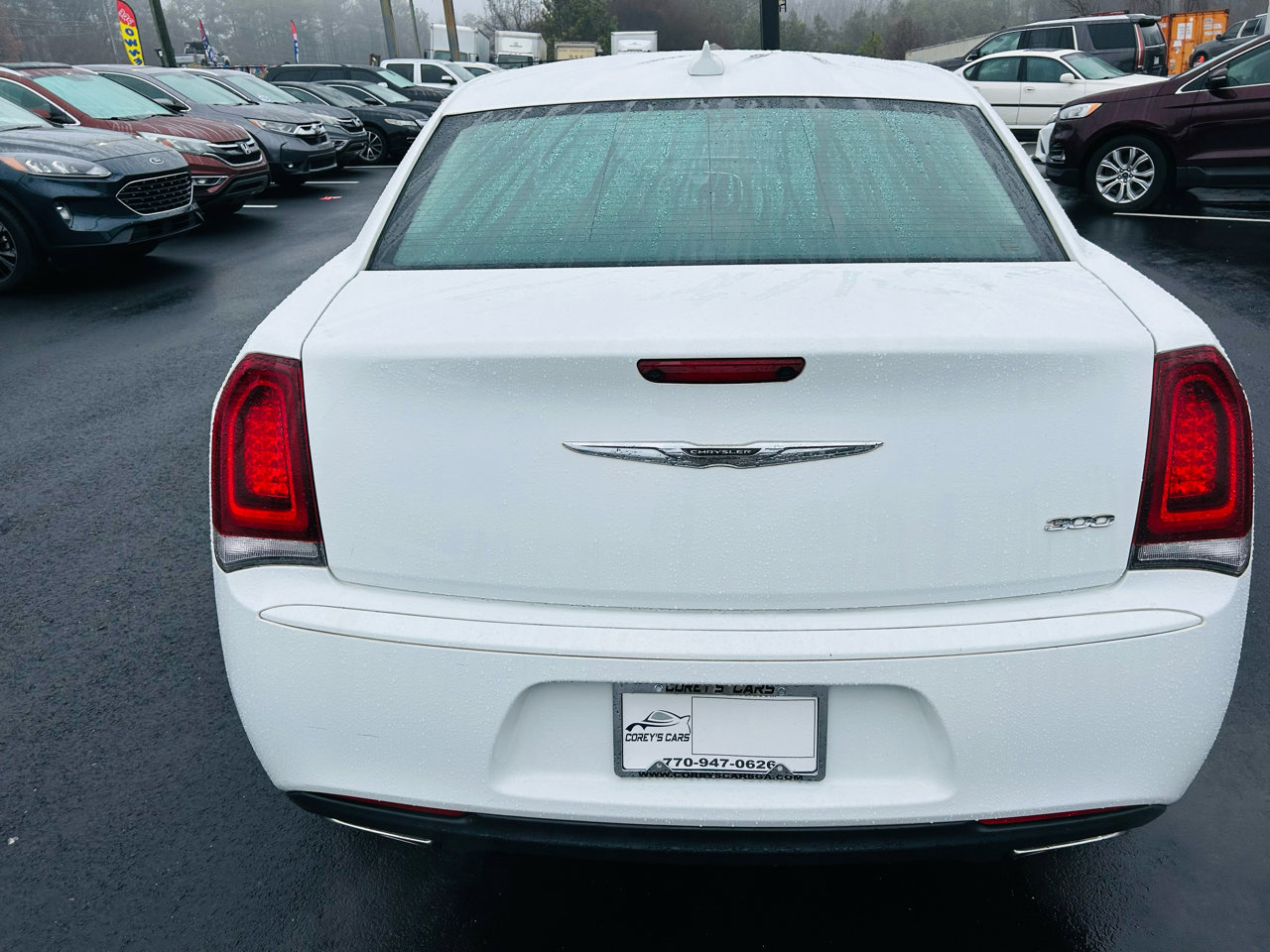 Used 2018 Chrysler 300 Touring w/ Sport Appearance Package image 4