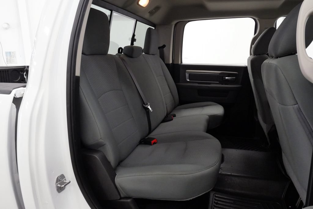 Used 2019 RAM 1500 Classic SLT AWD/4WD image 17
