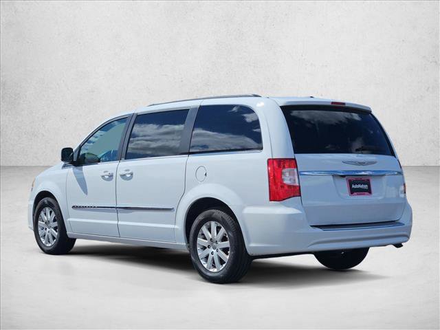 Used 2014 Chrysler Town & Country Touring FWD image 6
