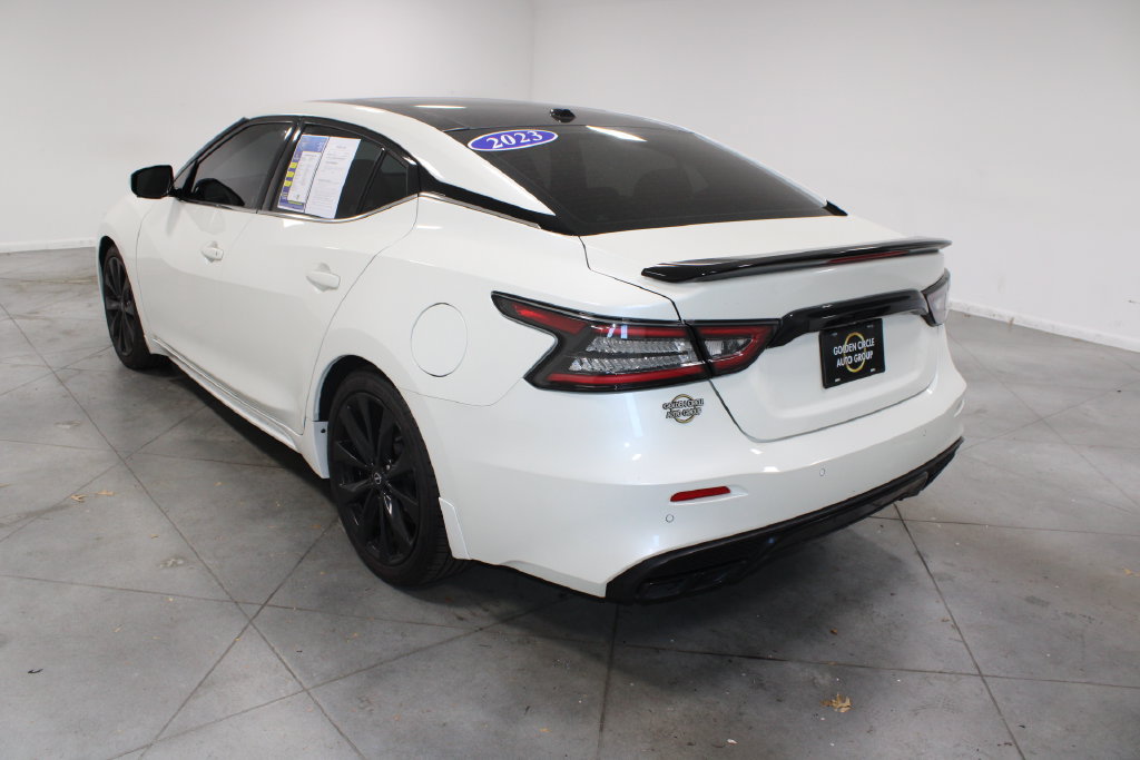 Used 2023 Nissan Maxima SR w/ Sport Mat Group FWD image 7