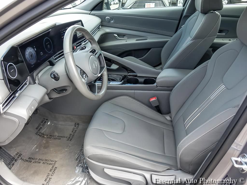 Used 2025 Hyundai Elantra SEL FWD image 10