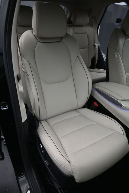 Used 2024 Genesis GV70 2.5T w/ Advanced Package image 15