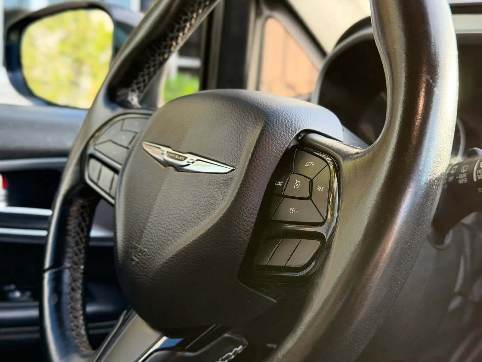 Used 2020 Chrysler Pacifica Touring w/ S Appearance Package FWD image 17