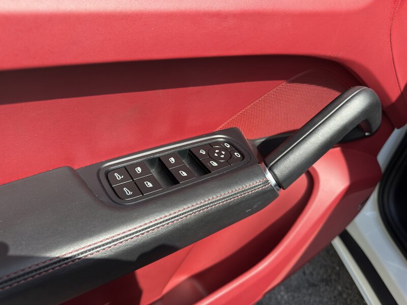 Used 2022 Porsche Cayenne GTS AWD/4WD image 16