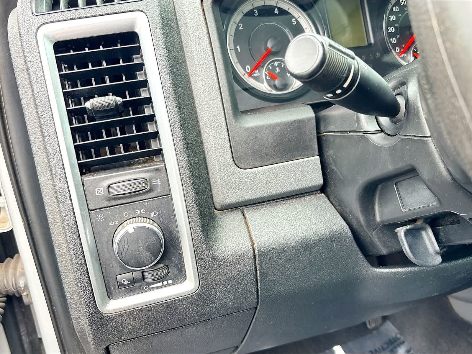 Used 2017 RAM 1500 Classic SLT RWD image 10