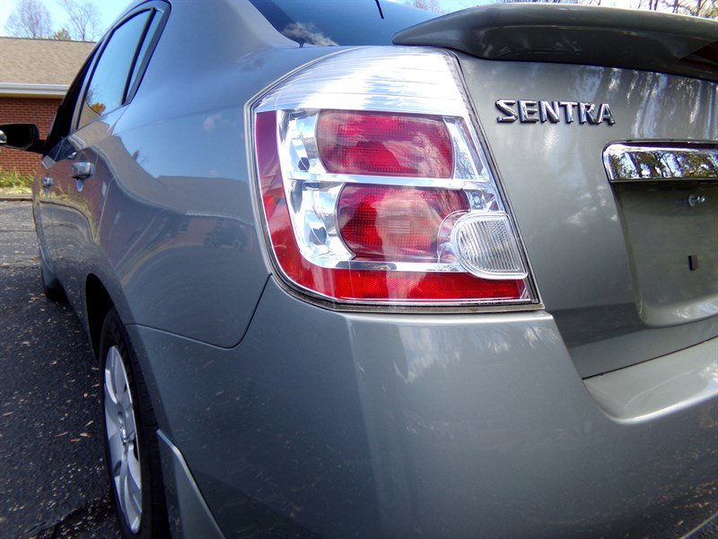 Used 2011 Nissan Sentra 2.0 image 14