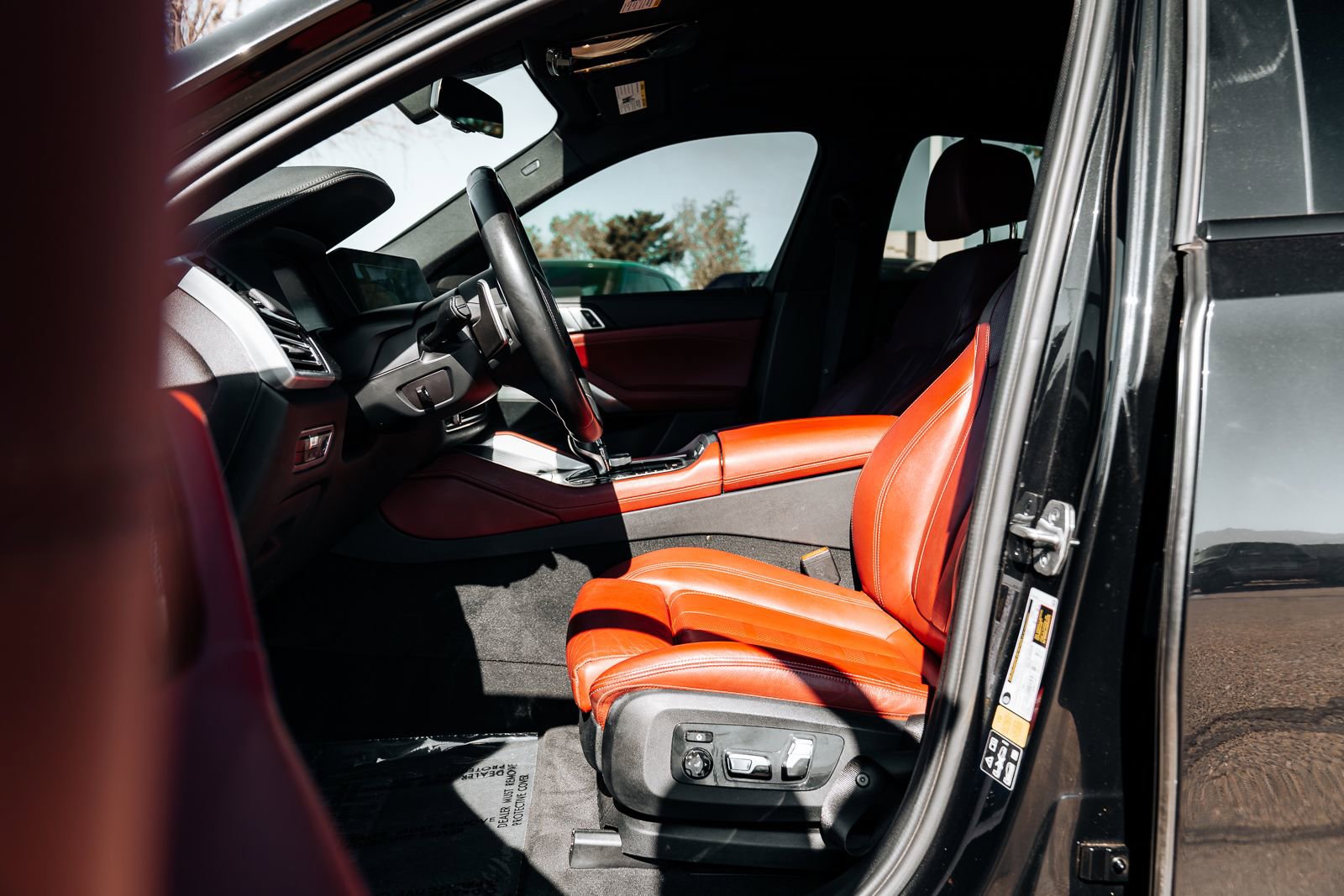 Used 2022 BMW X6 xDrive40i w/ M Sport Package image 23