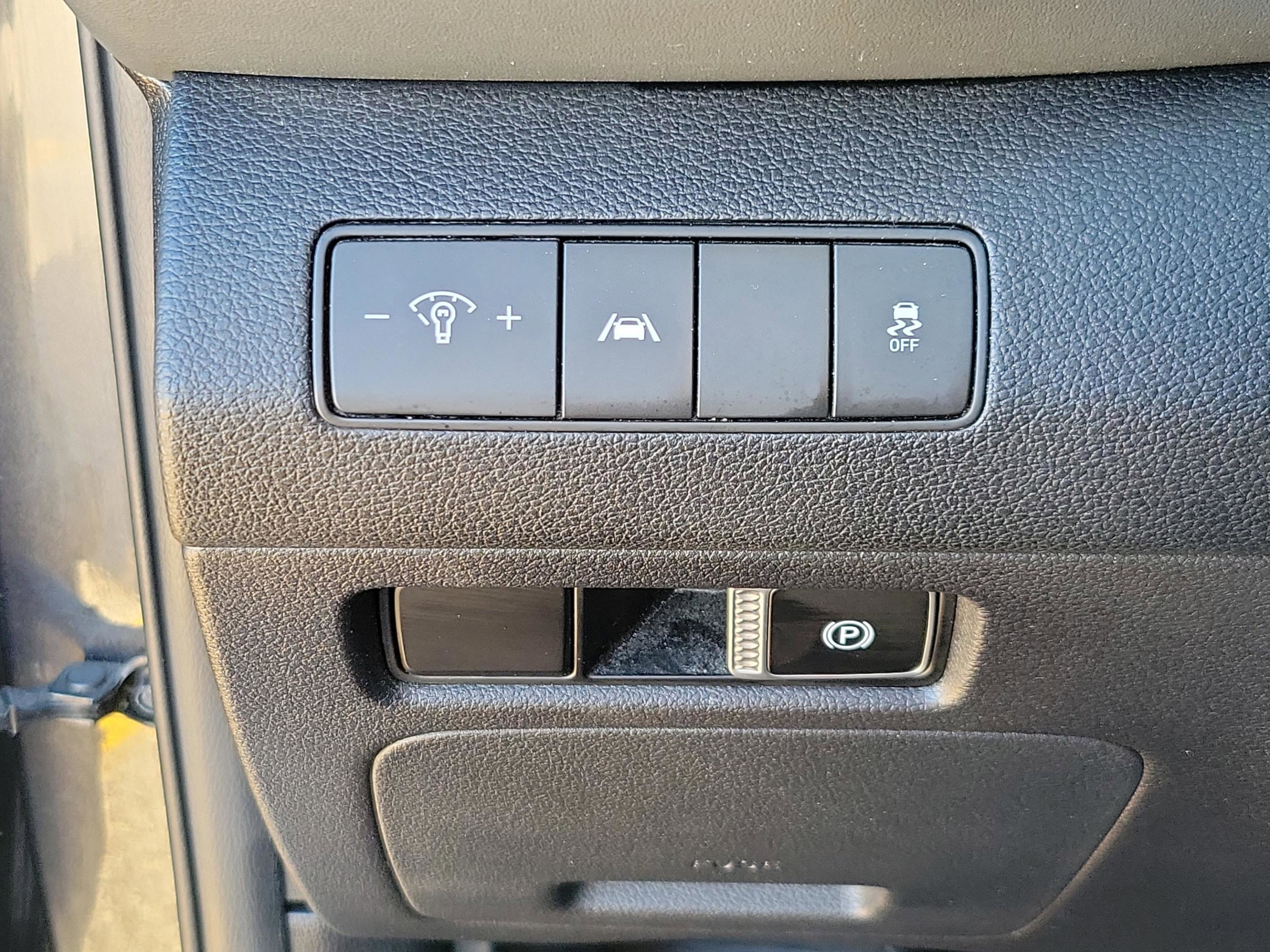 Certified 2023 Hyundai Santa Fe SE FWD image 28