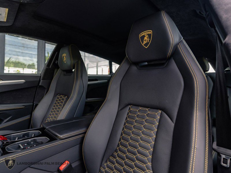 Used 2023 Lamborghini Urus S image 21