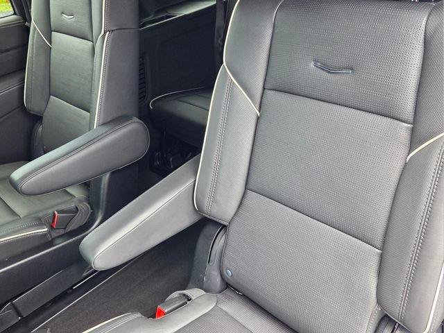 Certified 2025 Cadillac Escalade ESV Premium Luxury AWD/4WD image 17