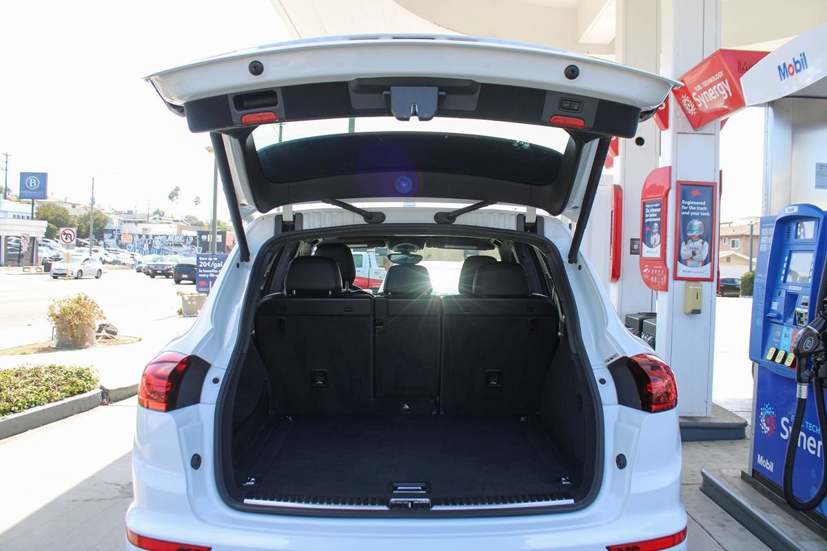 Used 2015 Porsche Cayenne Turbo AWD/4WD image 37