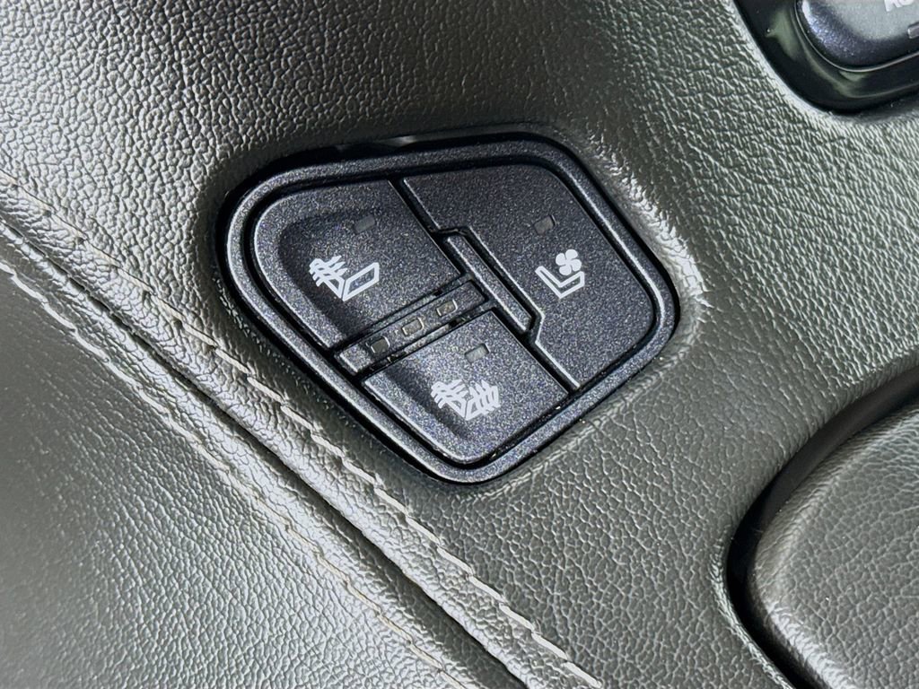 Used 2018 GMC Yukon Denali w/ Open Road Package AWD/4WD image 20