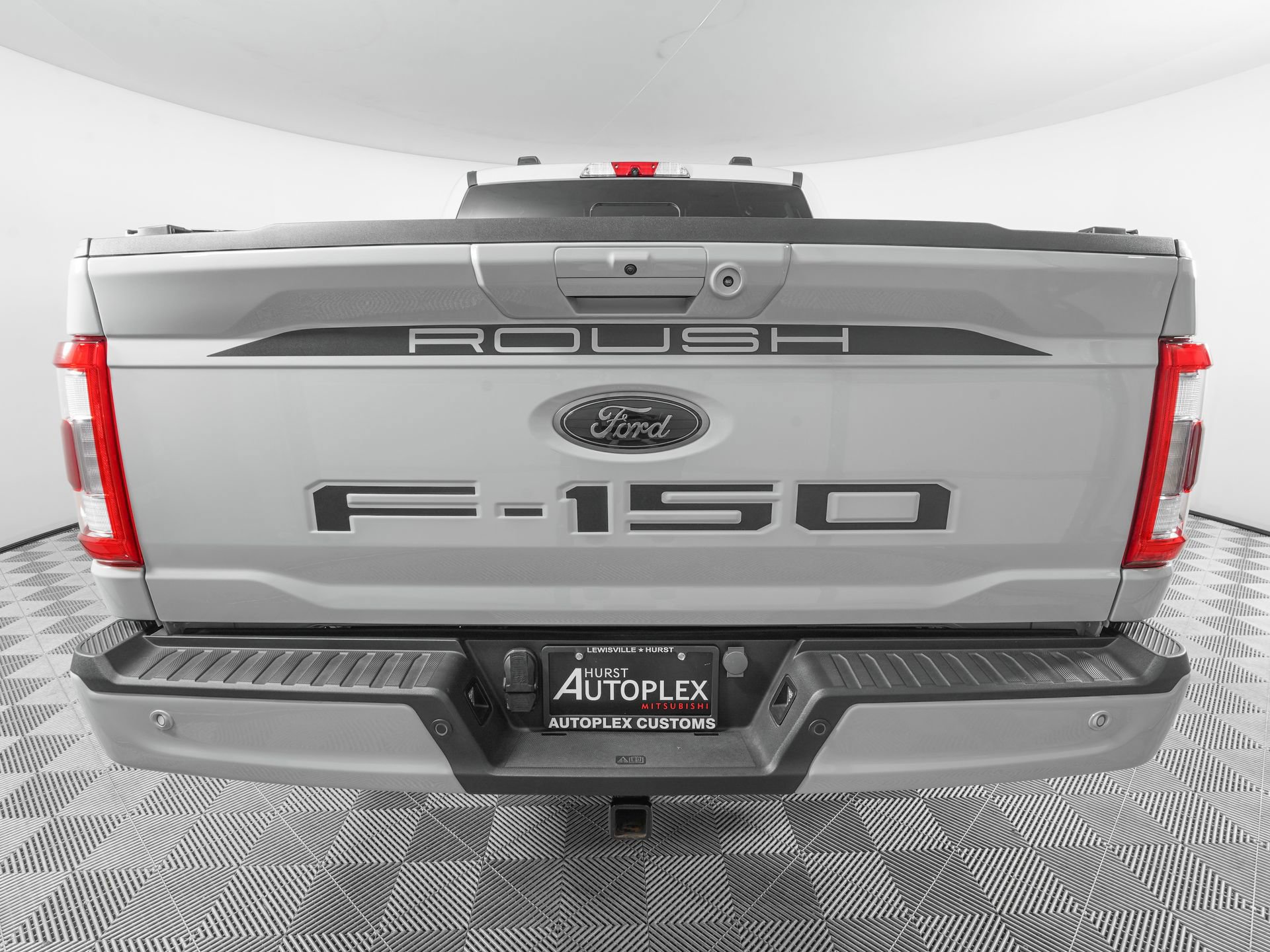 Used 2023 Ford F150 Lariat w/ Max Trailer Tow Package AWD/4WD image 5