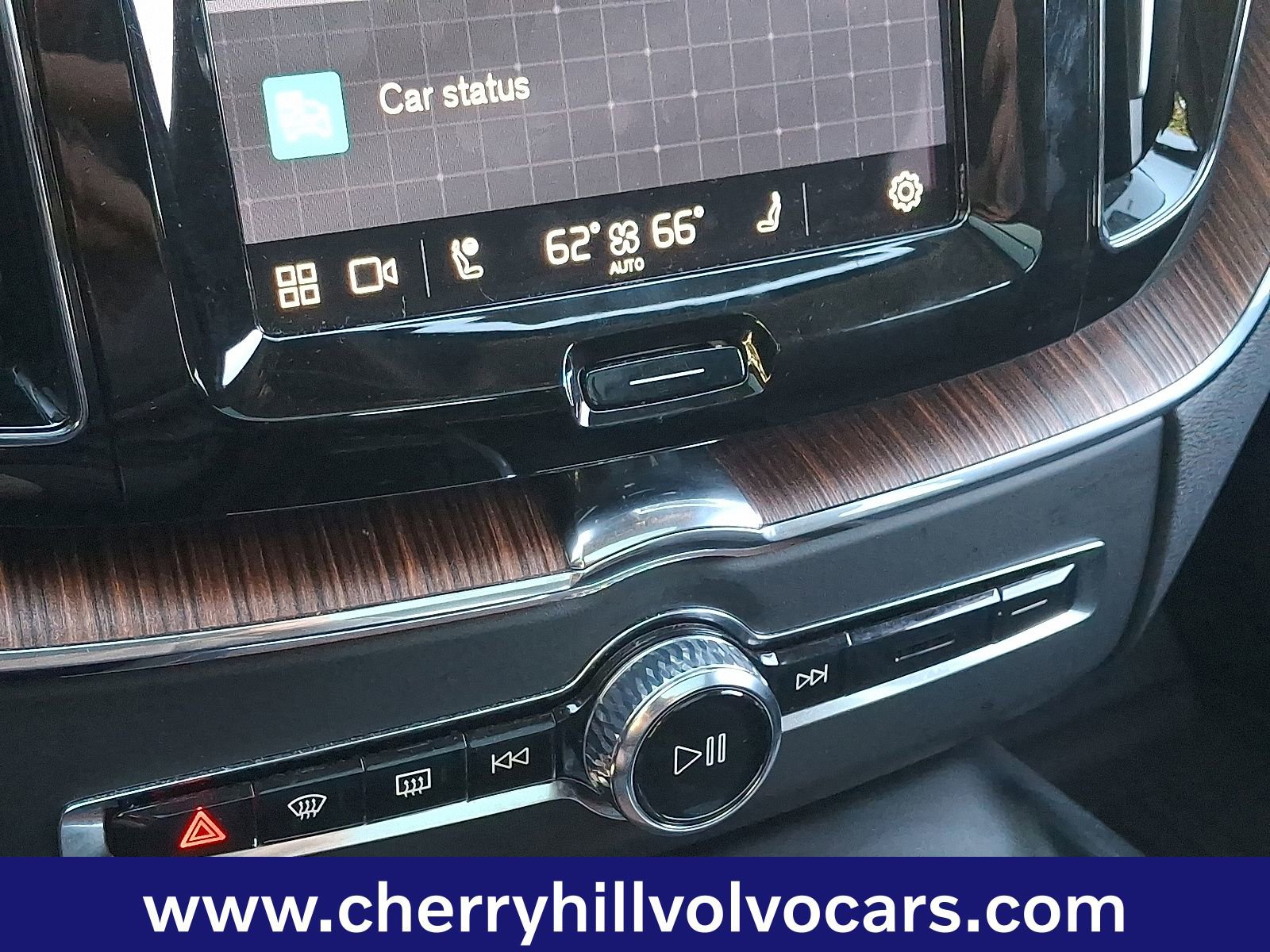 Certified 2024 Volvo XC60 T8 Plus w/ Protection Package Premier image 16