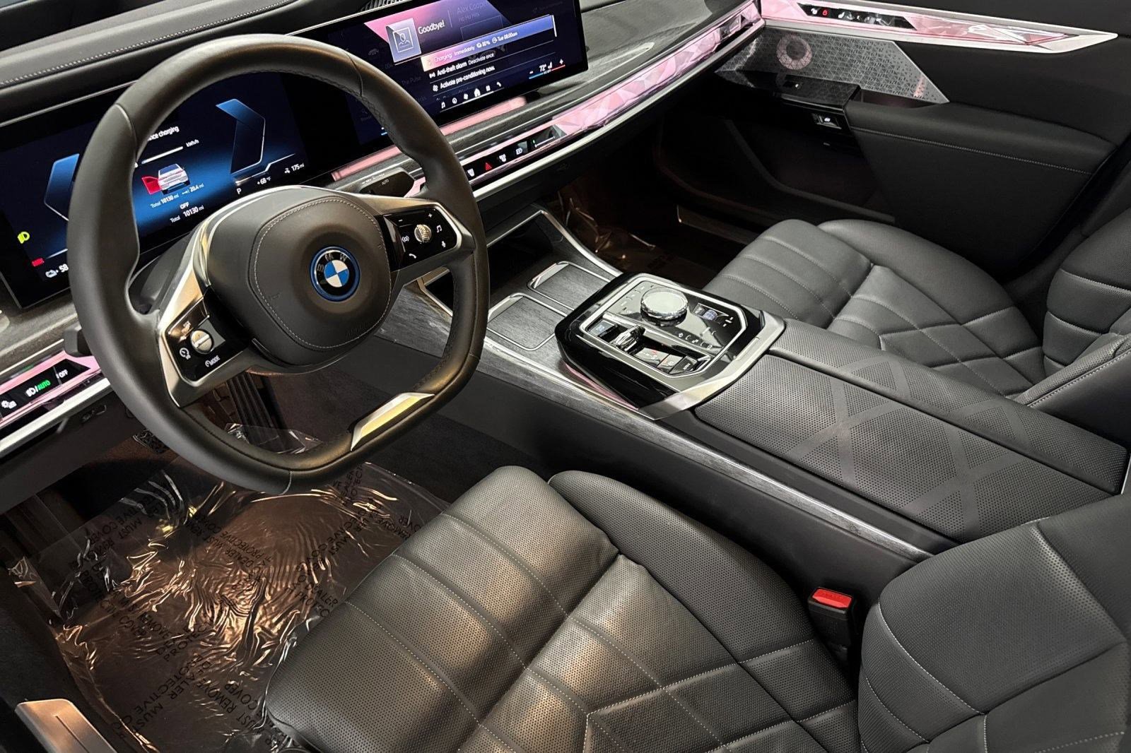 Used 2023 BMW i7 xDrive60 image 4