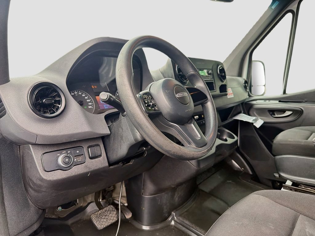 Used 2021 Freightliner Sprinter 2500 RWD image 11