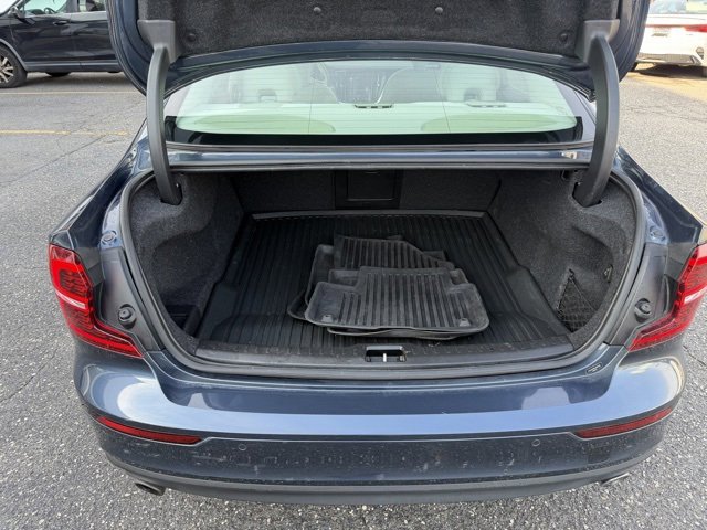 Used 2020 Volvo S60 T6 Momentum w/ Protection Package image 9