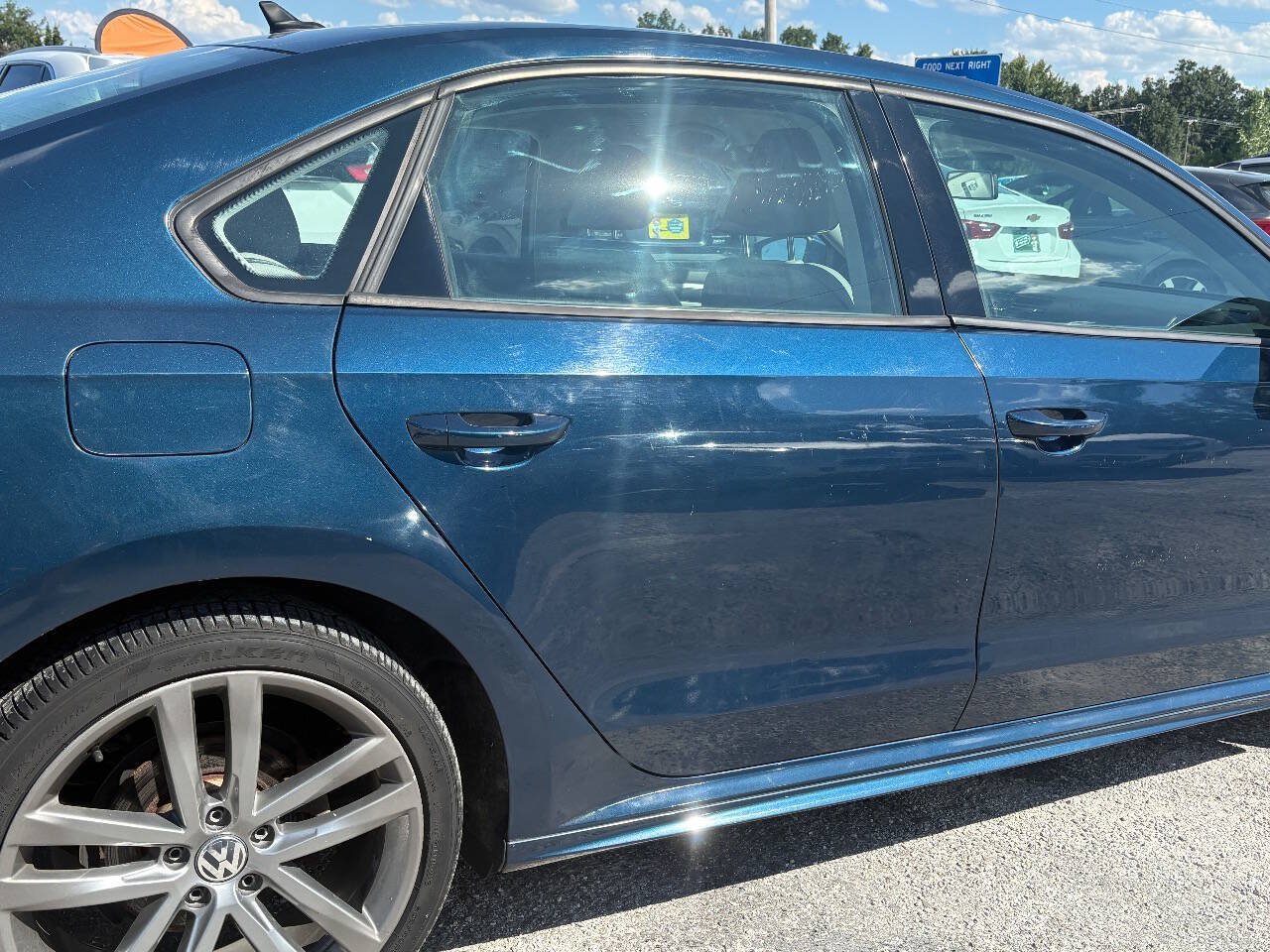Used 2018 Volkswagen Passat 2.0T R-Line FWD image 10